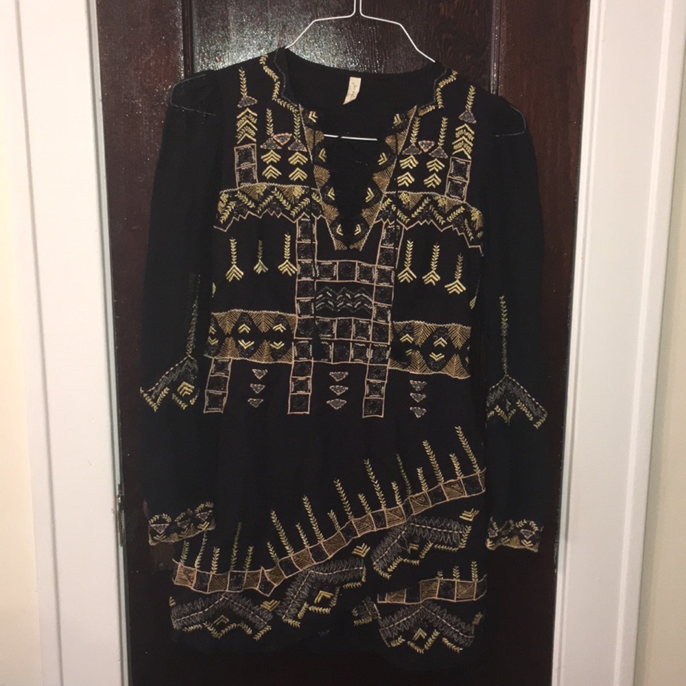 Embroidered bodycon dress